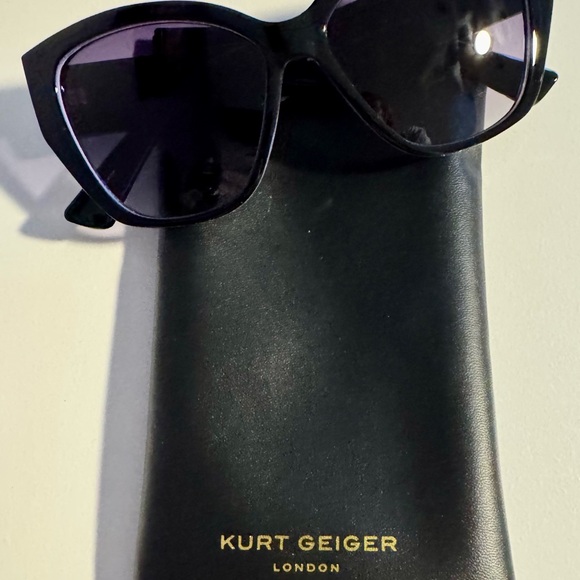 Kurt Geiger Elegant Black Sunglasses - Picture 2 of 4